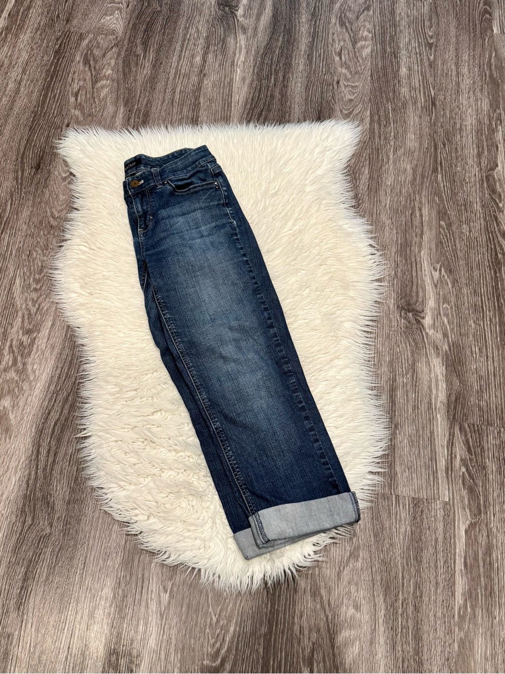 White House Black Market Contour Size 6 Crop Leg - Picture 6 of 6